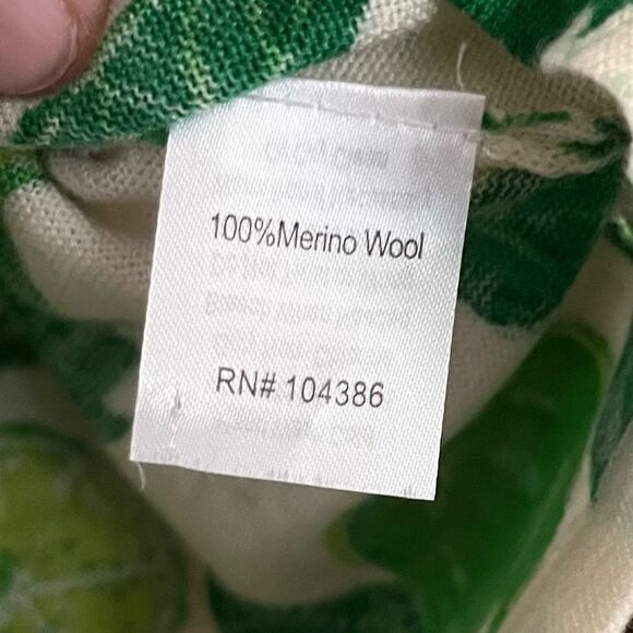 Garnet Hill Merino Wool Limes Cardigan Button Down EUC Long Sleeve Green SZ Med - Picture 7 of 8